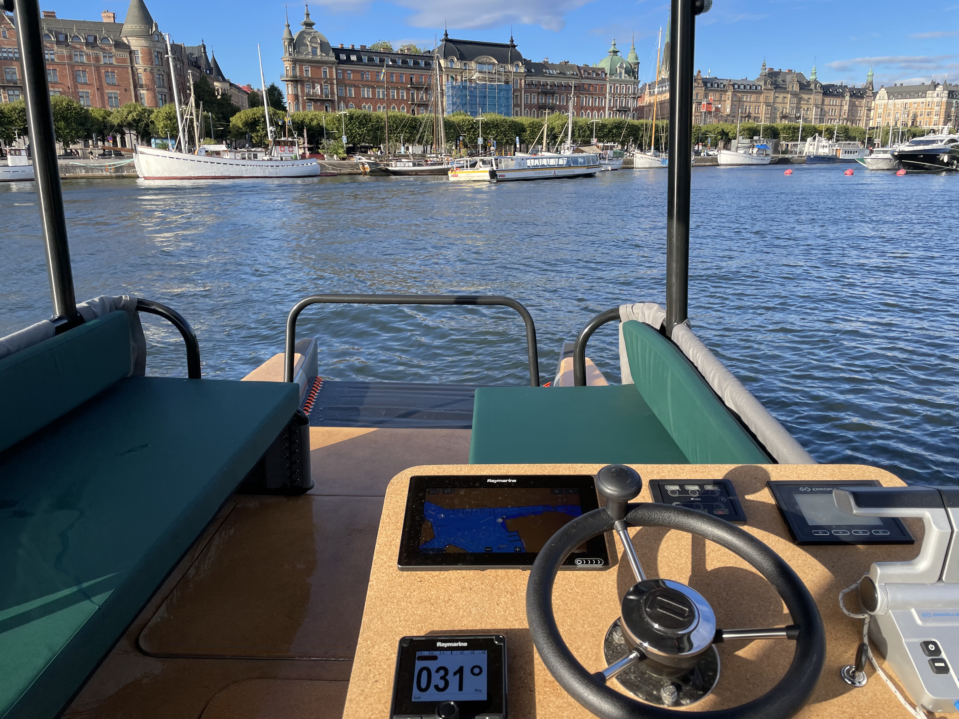 POL Lux electric boat Stockholm